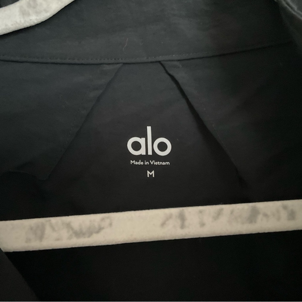 Alo Yoga Light Weight Takeaway Track Pullover Black M - Picture 7 of 8